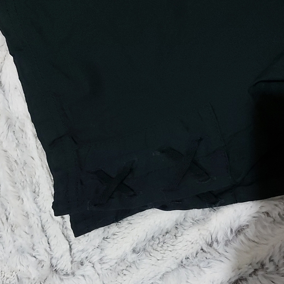 Classic Editions  Uniform Capris - Picture 2 of 4